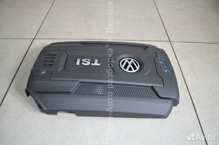 Декоративная накладка двигателя 1.8 TSI Passat B7