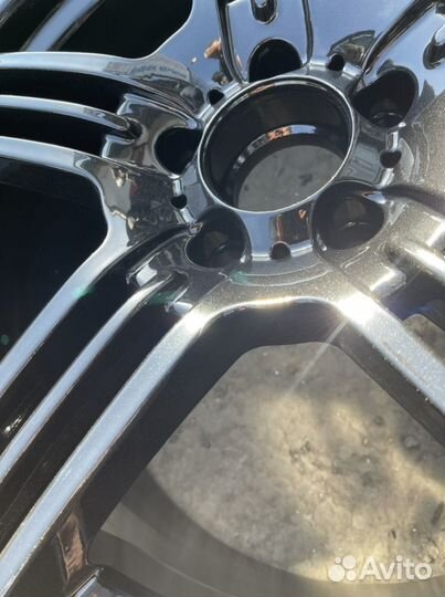 Диски Mercedes R18 AMG