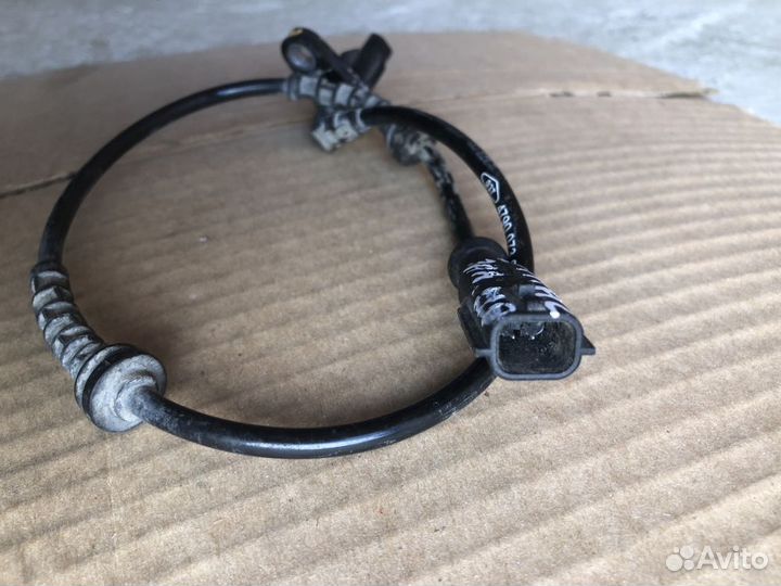 Датчик ABS задний правый Renault Logan II (2012—20