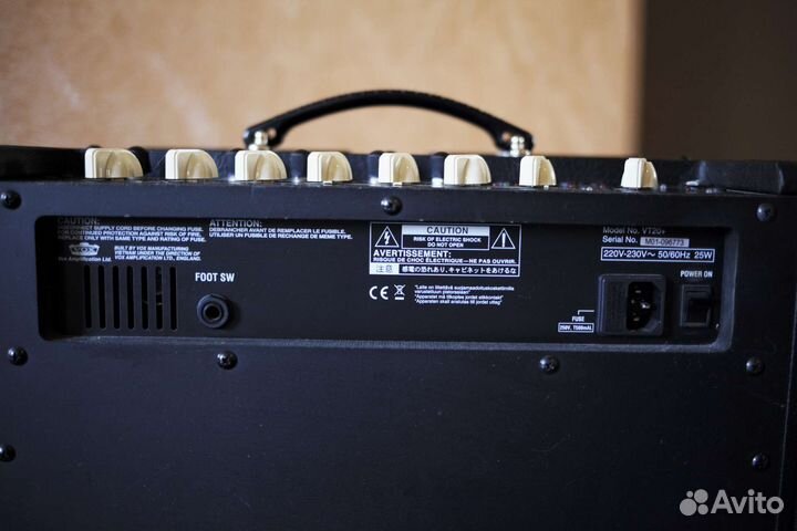 Гитарный комбоусилитель