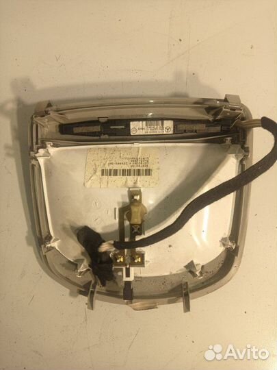 Плафон подсветки салона Mercedes-Benz M W164