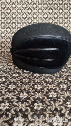 Женская шляпа фетровая