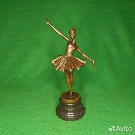 Скульптура бронзовая. Балерина поза 5