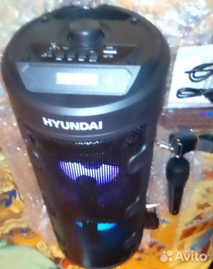 Новая акустическая колонка с пультом и микрофоном