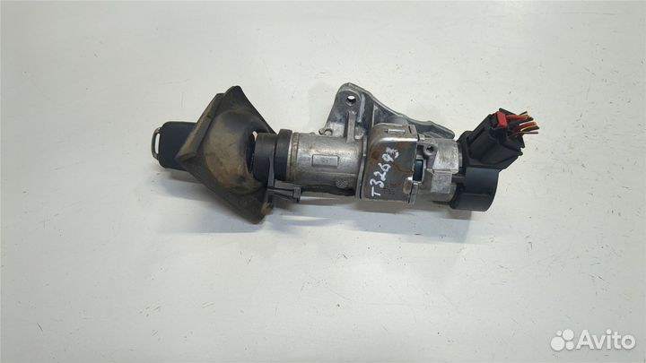 Замок зажигания Volkswagen Amarok, 2012