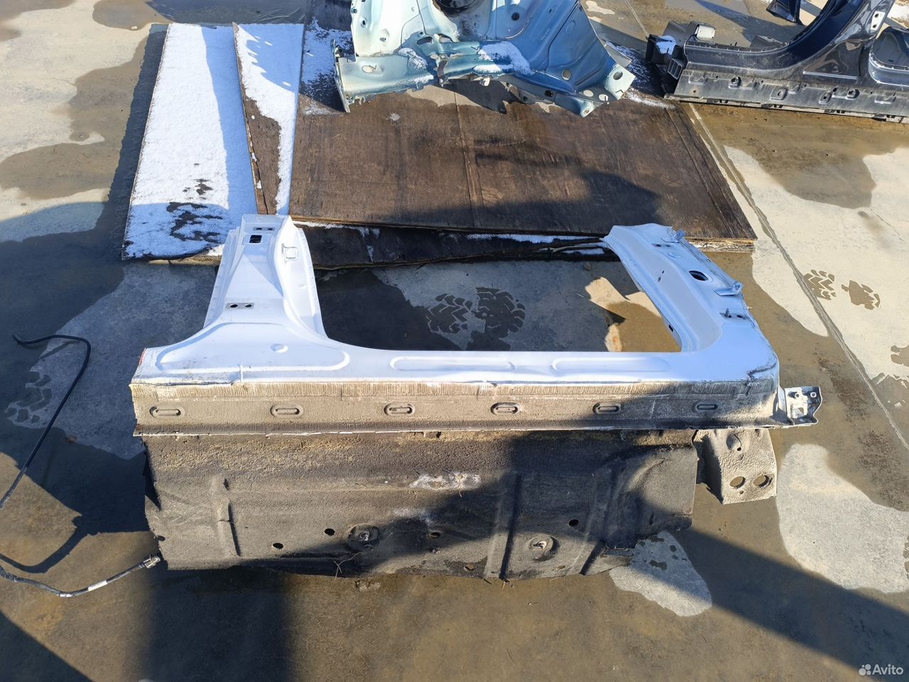 Стойка двери порог боковина Omoda C5