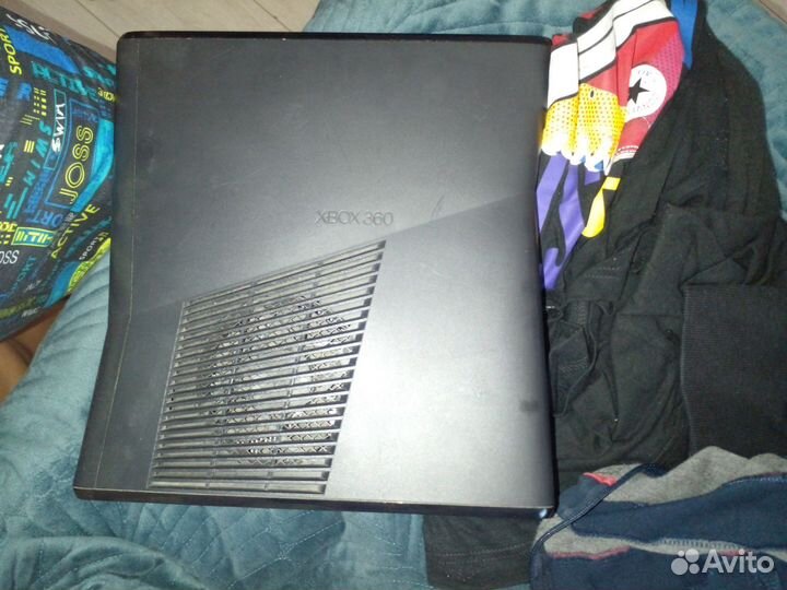 Отдам xbox360 с 12 И 2 джостиками