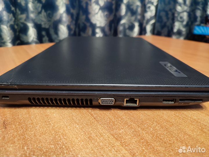 Ноутбук Acer SSD 256Гб Intel Core i3-390M 15.6