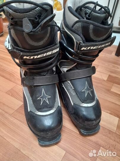 Горнолыжные ботинки atomic