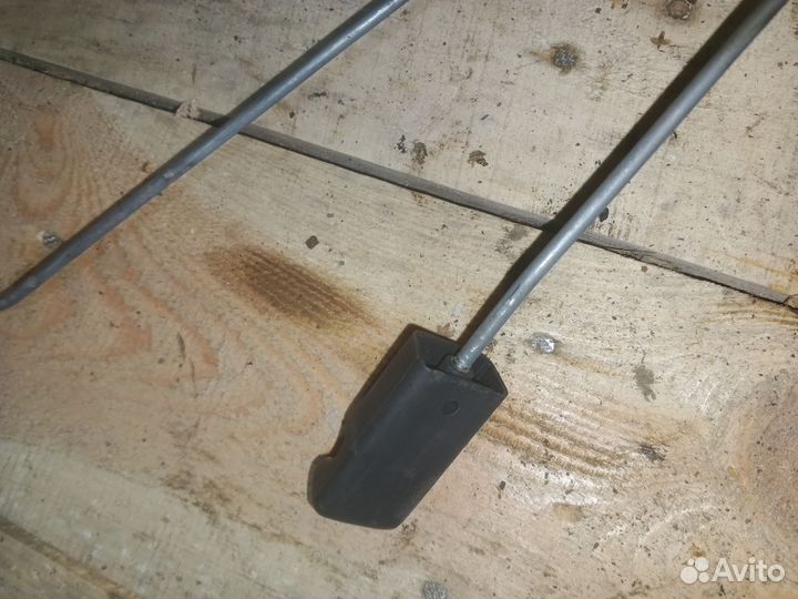 Замок перед правый Dodge Stratus 2002г