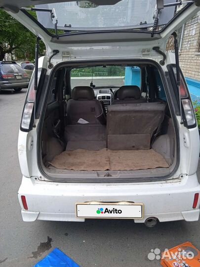 Nissan Cube, 2001