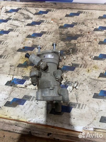 Кран тормозной Isuzu Fvr34 6HK1