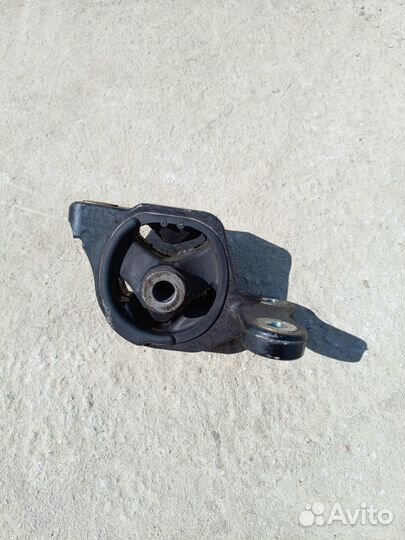 Опора двигателя задняя Хонда Фит 1.5