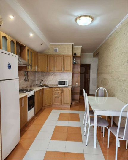 2-к. квартира, 90 м², 2/8 эт.