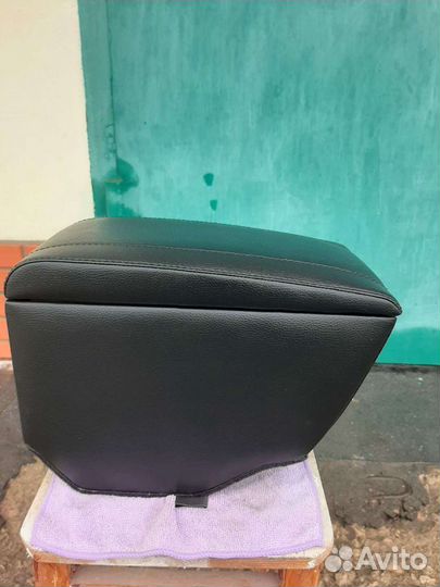 Подлокотник