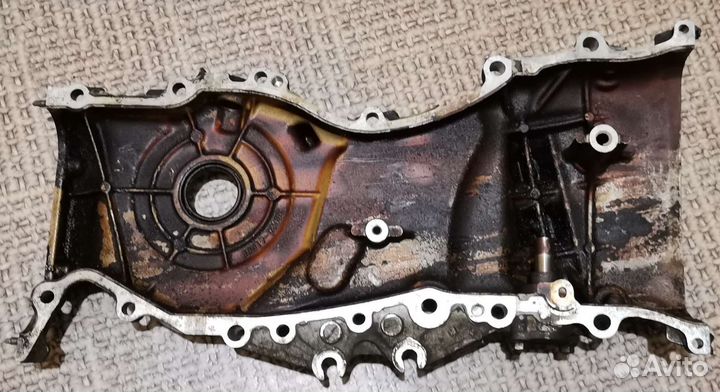 Крышка передняя двс Toyota camry v40