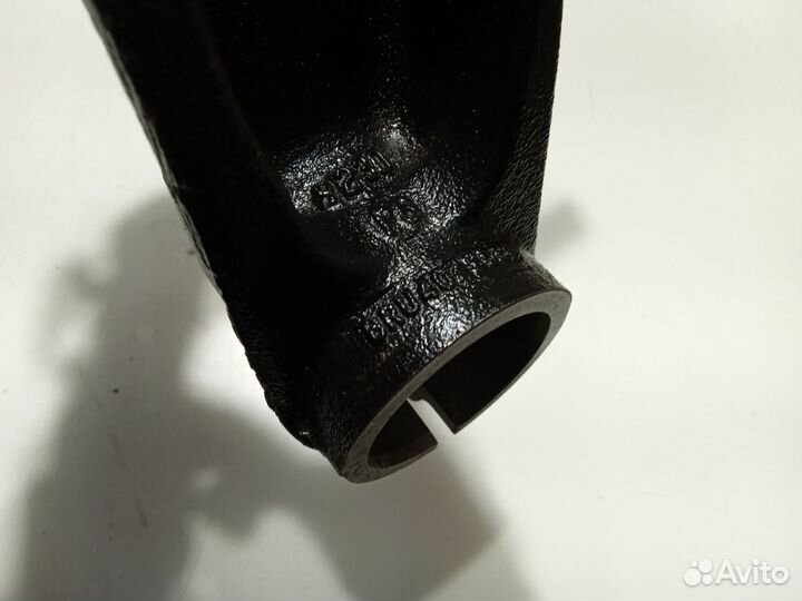 Кулак поворотный RH VW polo SK rapid Fabia