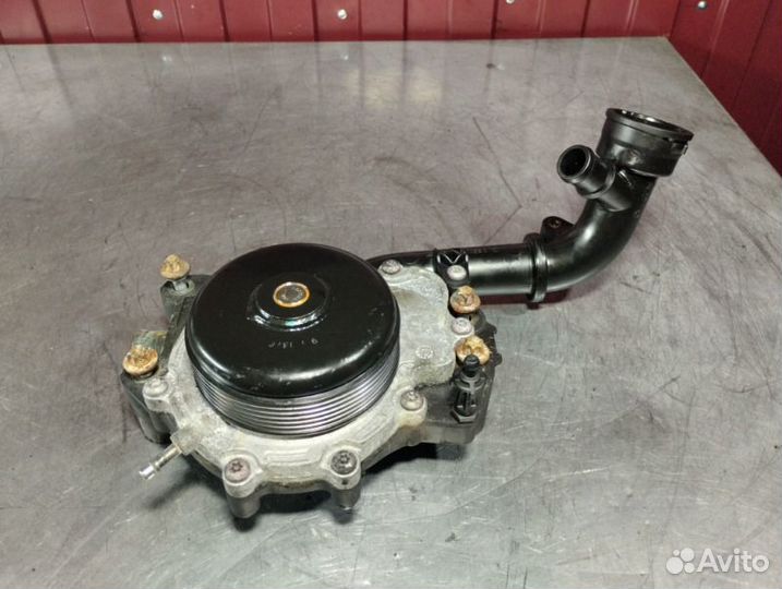 Помпа Mercedes C-Class W204 OM651 2.2 CDI 2010