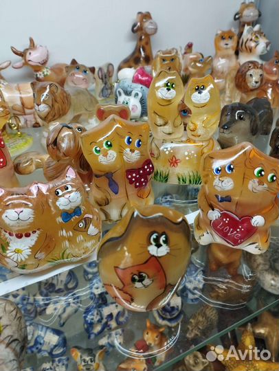 Фигурки из селенита Коты коровы мыши