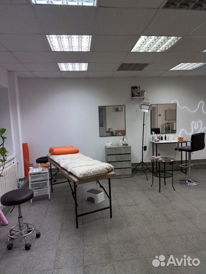 Табурет на колесиках для педикюра, ресниц