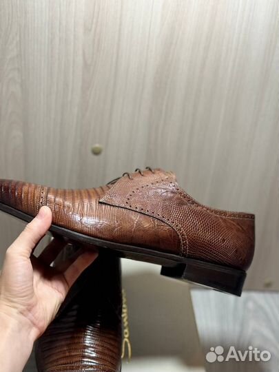 Santoni как Fabi Baldinini Barrett Loro Piana