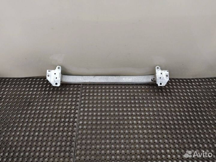 Усилитель переднего бампера Renault Clio 3 рест