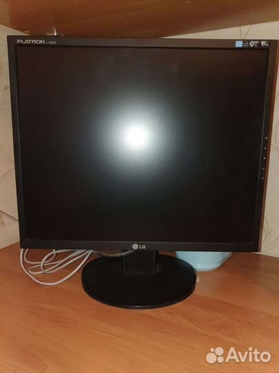Монитор LG