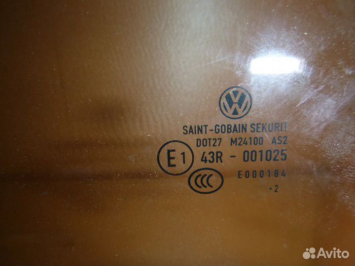 Стекло двери передней левой Volkswagen tiguan 2011