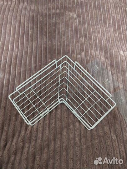 Полочка угловая в ванную новая