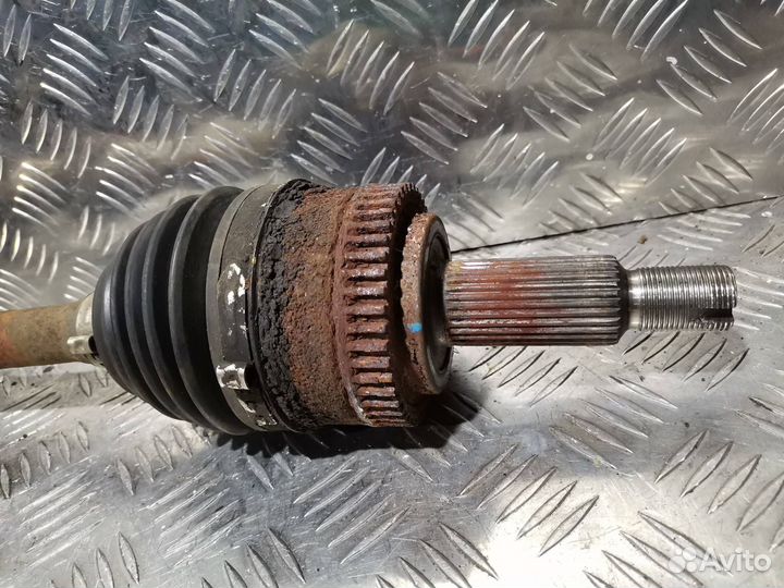 Полуось передняя левая Hyundai ix35 2011