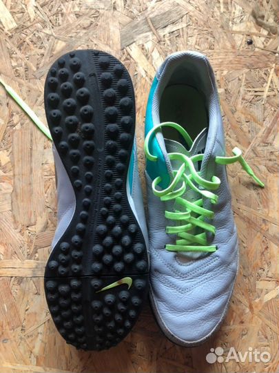 Сороконожки Nike Tiempo