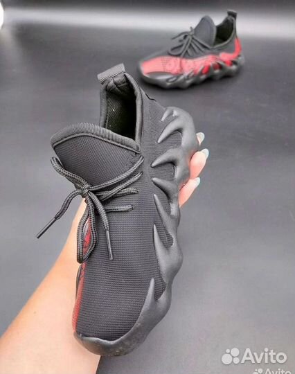 Кроссовки новые детские