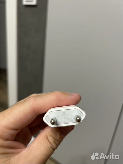 Зарядный блок iPhone