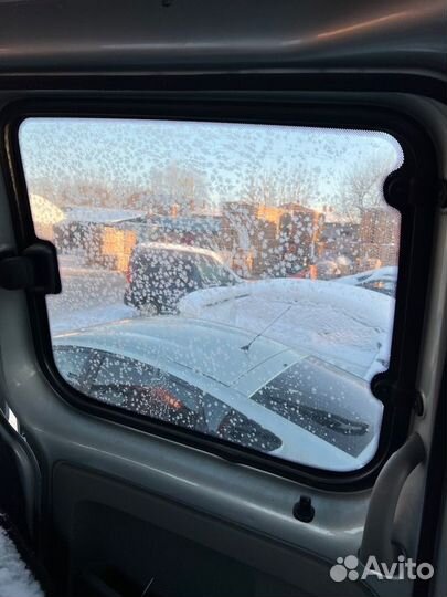 Стекло двери заднее левое Renault Kangoo KC0M