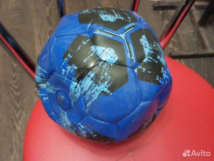 Футбольный мяч