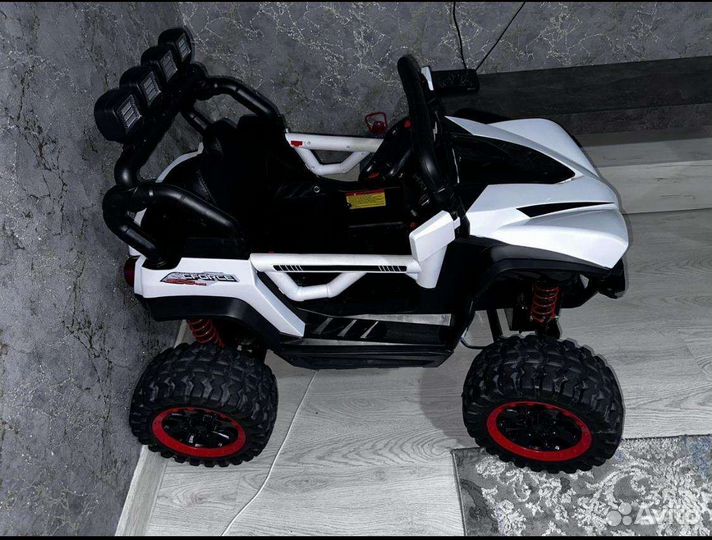 Детский электромобиль. На аккумуляторе с пультом