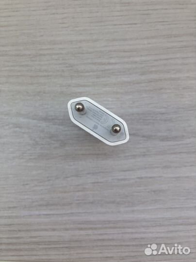 Оригинальное зарядное устройство для iPhone