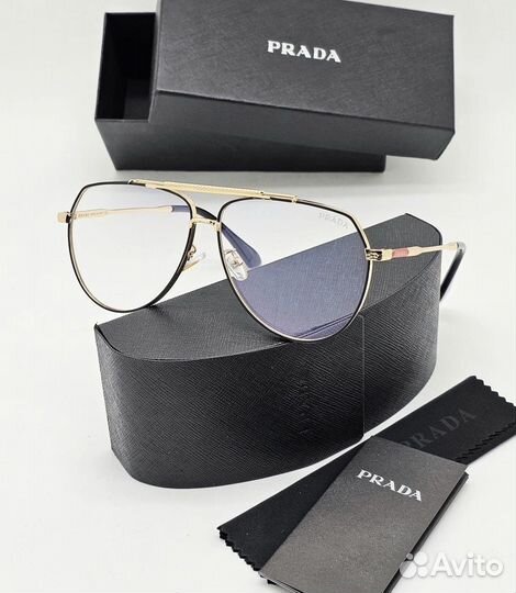 Солнцезащитные очки Prada