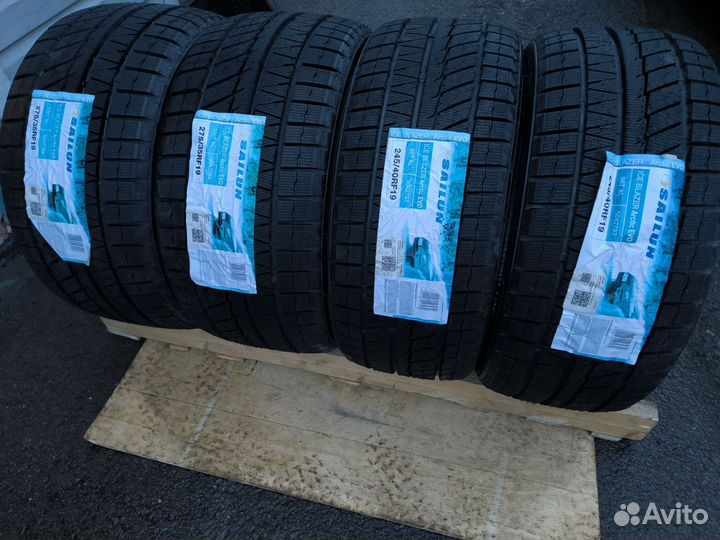 Sailun Ice Blazer Arctic EVO 245/40 R19 и 275/35 R19 100T