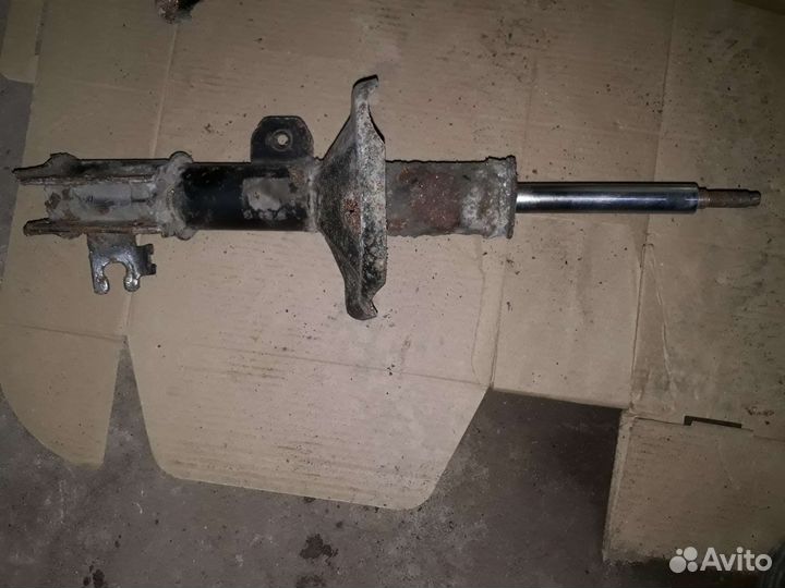 Передние амортизаторы Chevrolet Lacetti