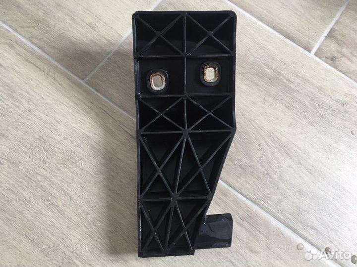 Кронштейн заднего бампера левый Mercedes W166 X166