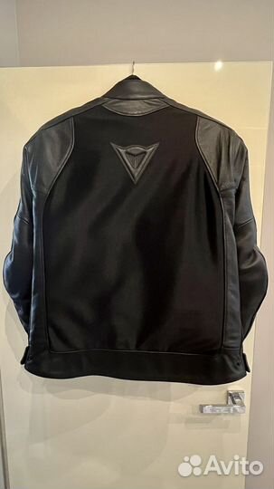 Кожаная куртка Dainese