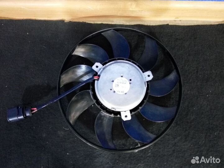 Вентилятор правый Volkswagen Golf 7 2013
