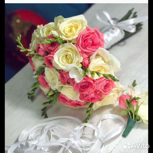 Свадебные букеты и аксессуары