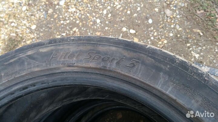 Michelin Pilot Sport 3 235/45 R18 98Y