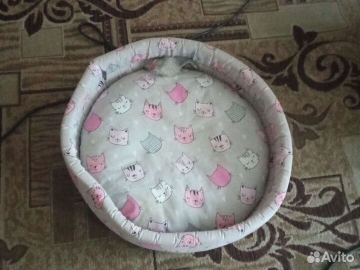 Лежанка для кошек