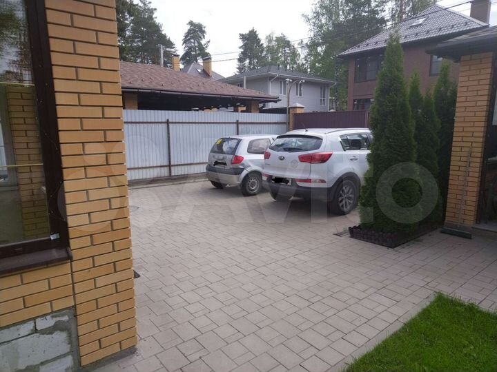 Дом 170 м² на участке 4 сот.