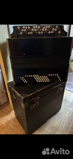 Гармонь; гитара