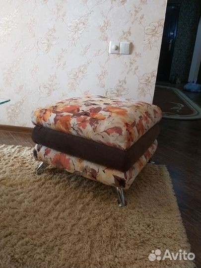 Диван выдвижной 2 кресла и пуфик