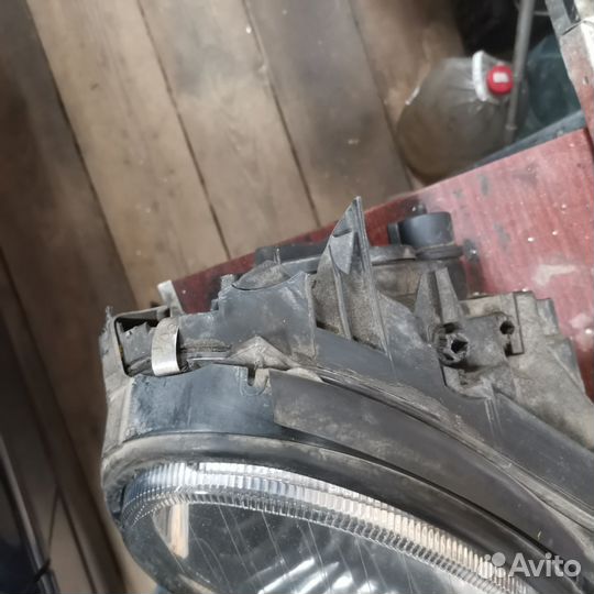 Фара mercedes w211